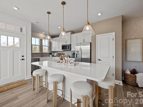 5016 Asher James Ln, Charlotte, NC 28262