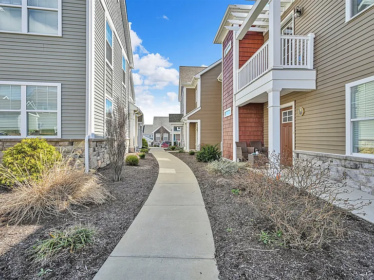 15 Pacific Blvd #K — Photo 21