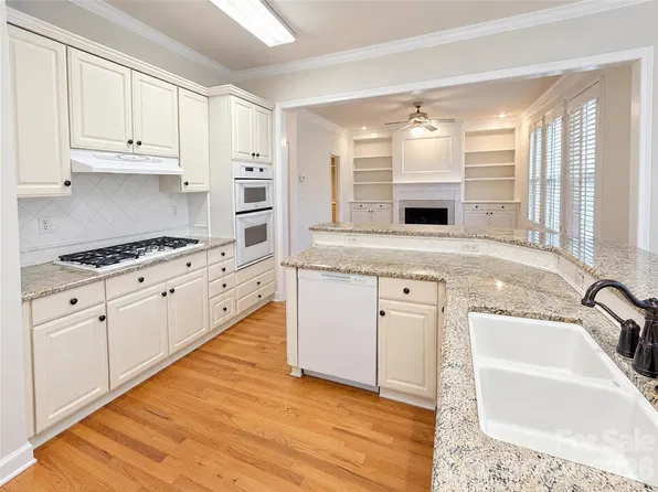 4804 Poplar Grove Dr, Charlotte, NC 28269