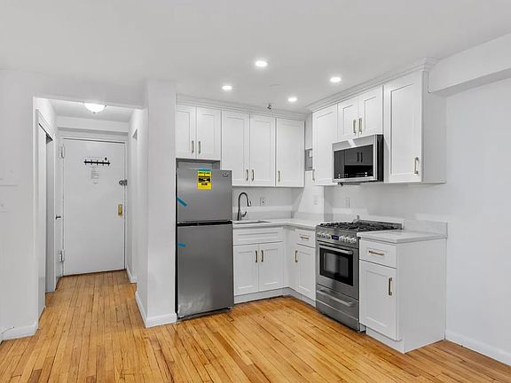 2nd image of 212 E 18th St APT 1C