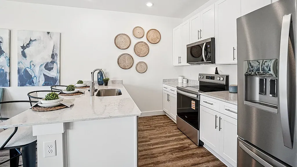 4 bed, 1554 sqft, $1,899 — Photo 4