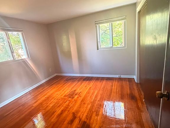 3rd image of 265 Park Rd #265A