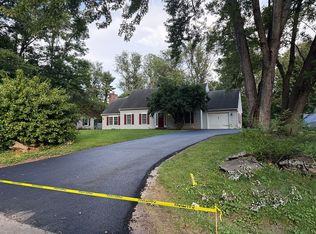 997 Tuscawilla Dr, Charles Town, WV