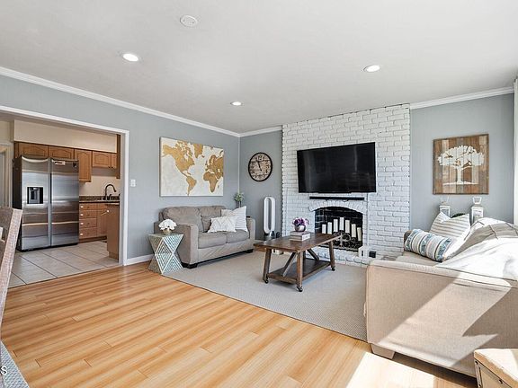 5th image of 3357 Santa Carlotta St