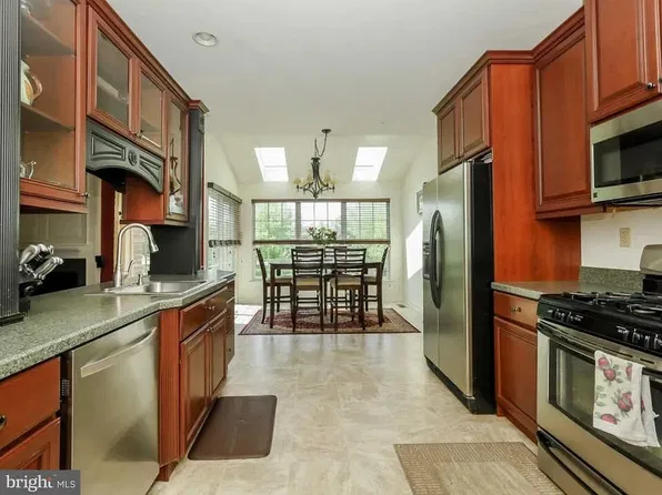 57 Brewster Dr, Ivyland, PA 18974
