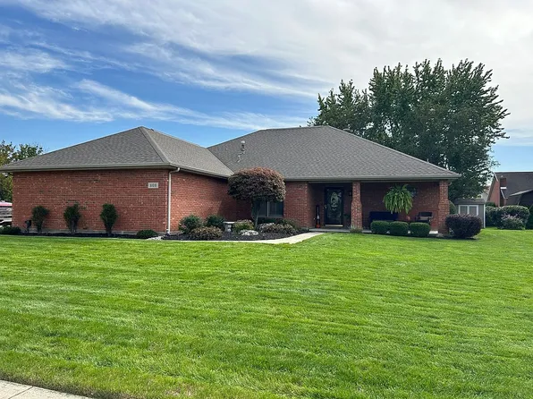 808 Stonehenge Dr, Tipp City, OH 45371