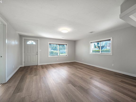 5th image of 672 51st St