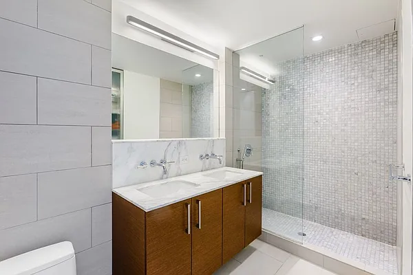 Sold by HomeDax Real Estate | media 3