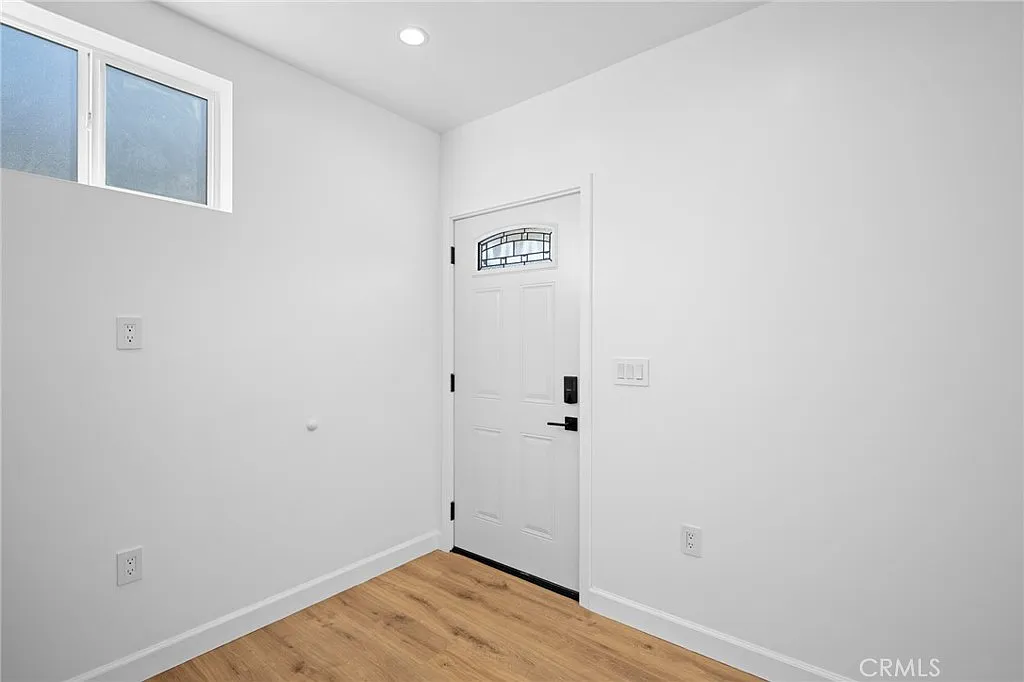 1 bed, 1.5 bath, 570 sqft, $2,200 — Photo 4