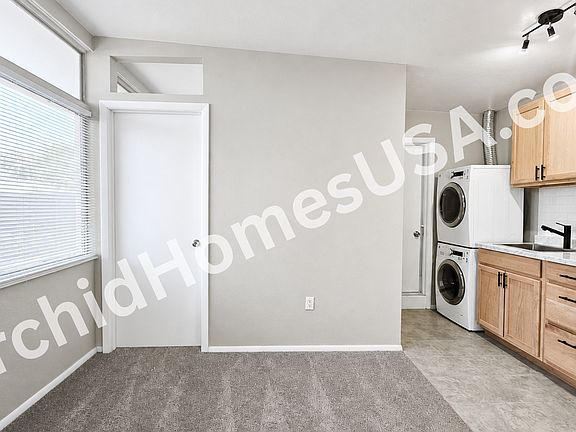 3rd image of 2601 E Greenway Rd #G
