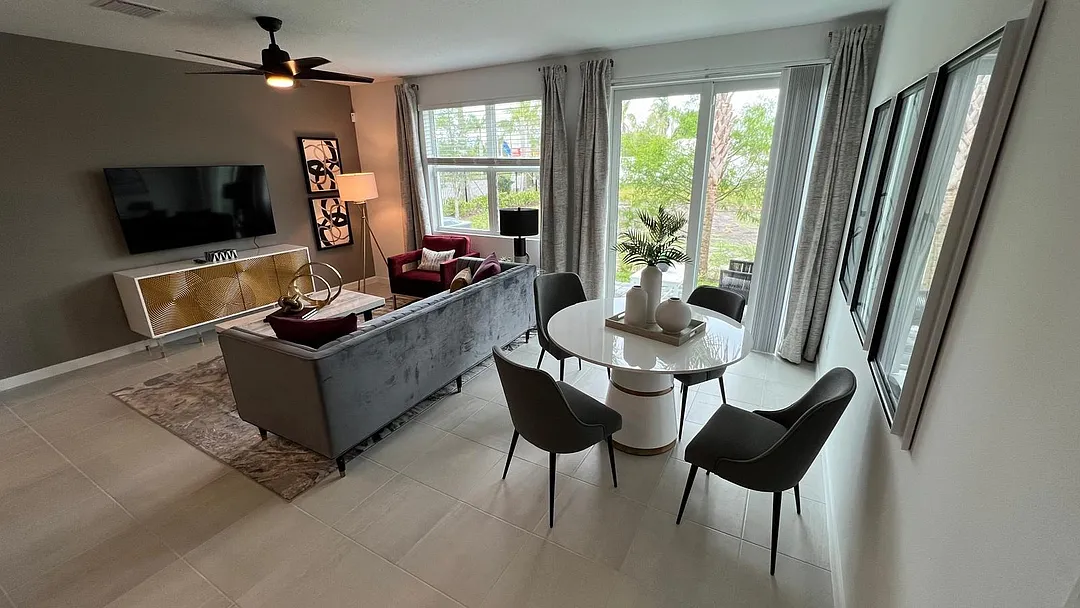 Modern 3-Bed, 2.5-Bath Townhouse in Gated Fort Pierce, FL — Photo 2