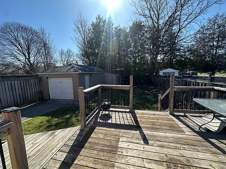 190 Highland Ave — Photo 16