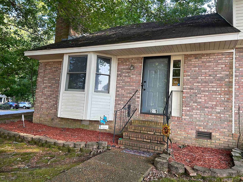 1st image of 201 Hillsboro Cir