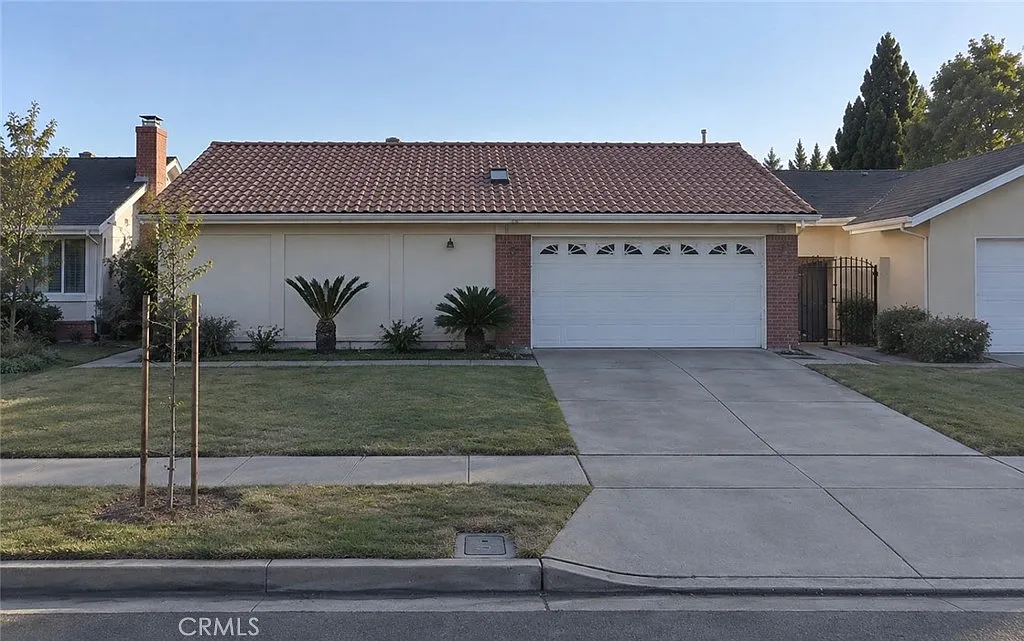 3 bed, 1420 sqft, $3,950 — Photo 1