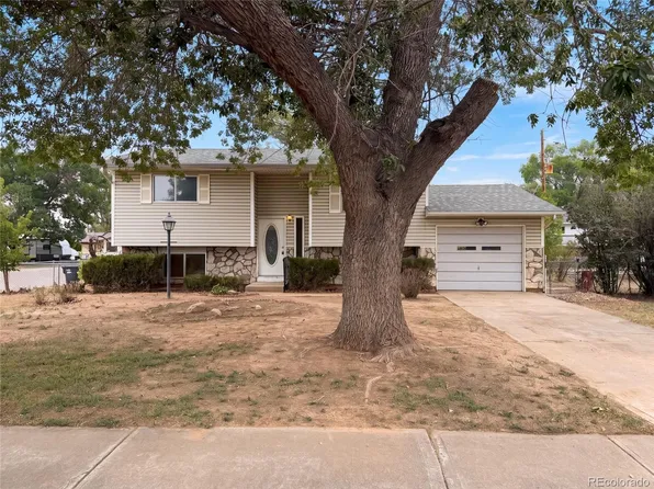 7715 4th St, Wellington, CO 80549