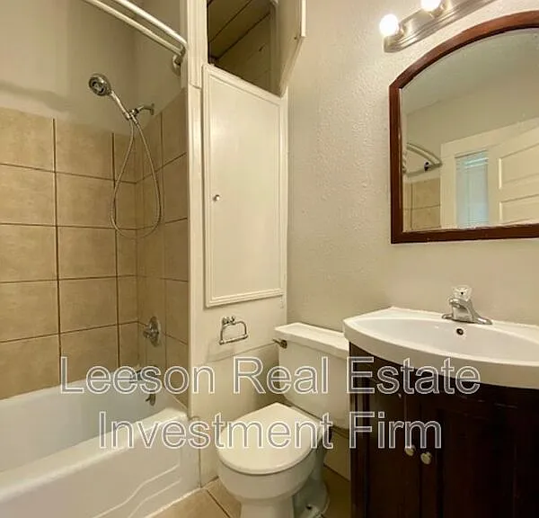 831 Stephenson St — Photo 8