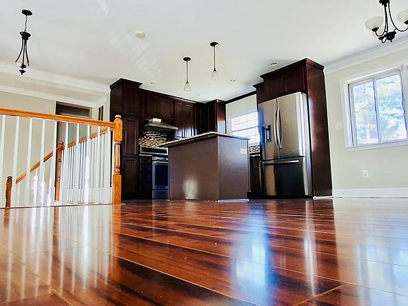 5th image of 8263 Highland St