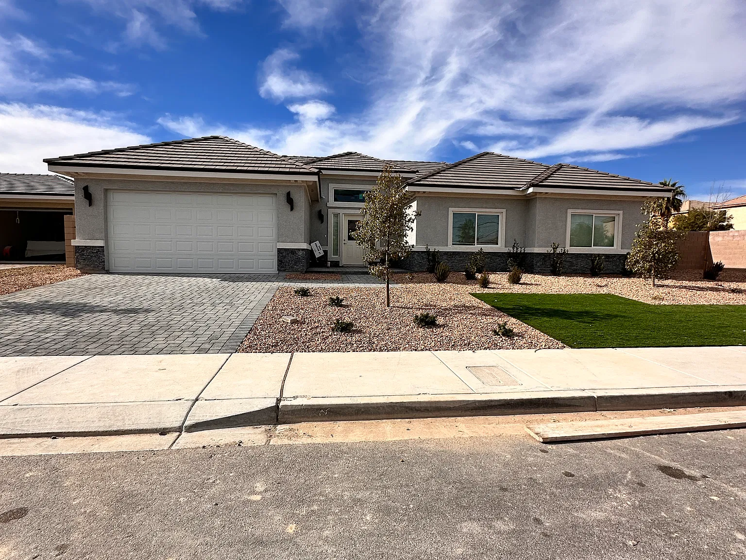 3 bed, 2.5 bath, 1970 sqft, $2,500 — Photo 1