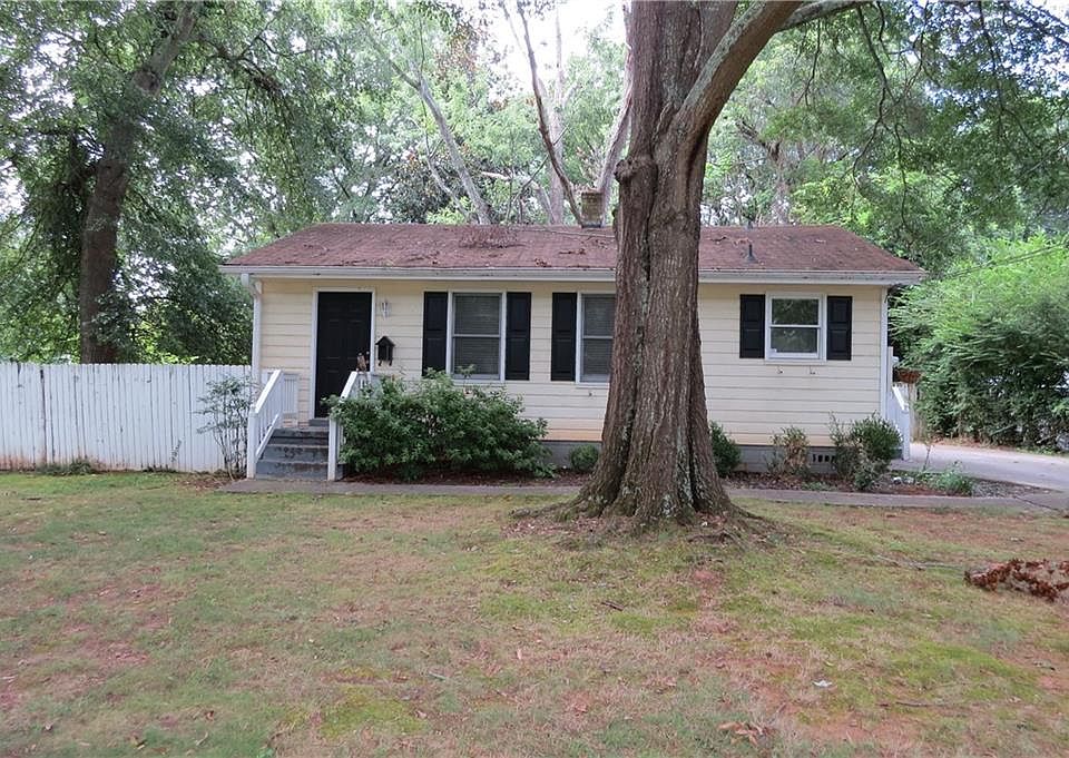 1st image of 905 Sharon Cir SE