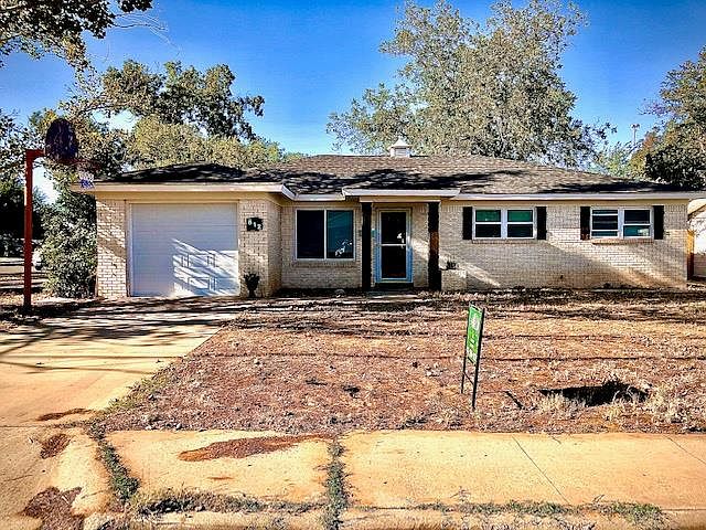 1st image of 812 NW Avenue M Pl