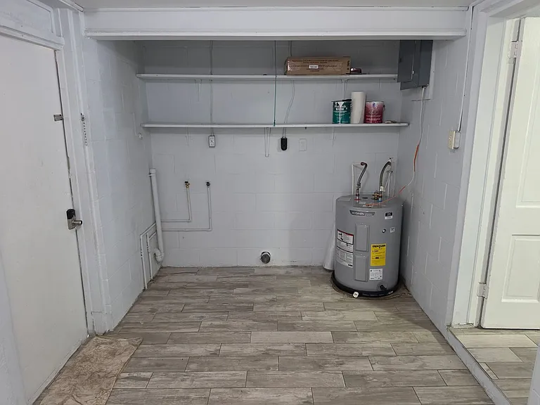 2205 S Park Ave — Photo 28