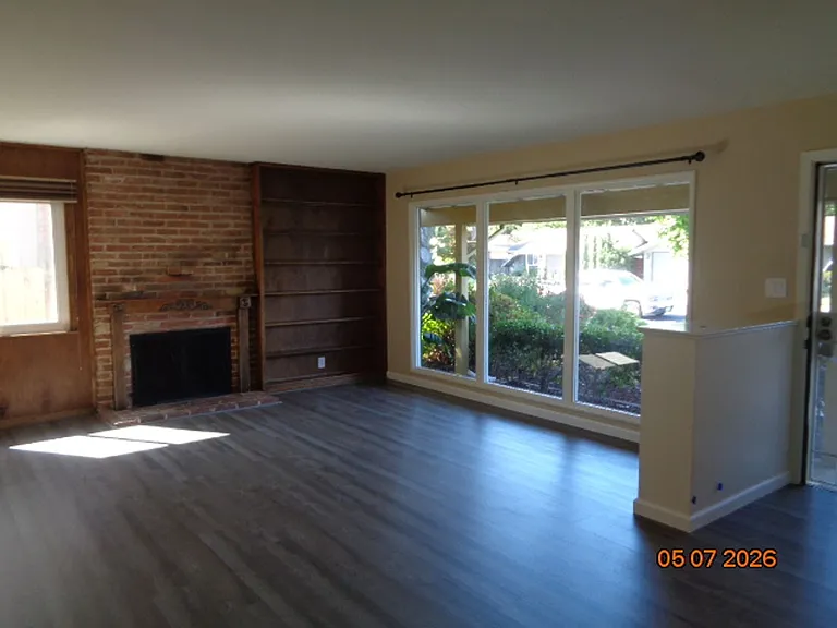 449 Azalea Way — Photo 3