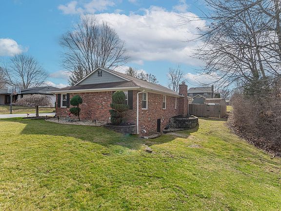 4th image of 897 Sleepy Hollow Pl