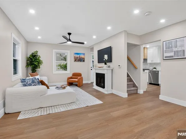 133 Phelps Ave, Bergenfield, NJ 07621