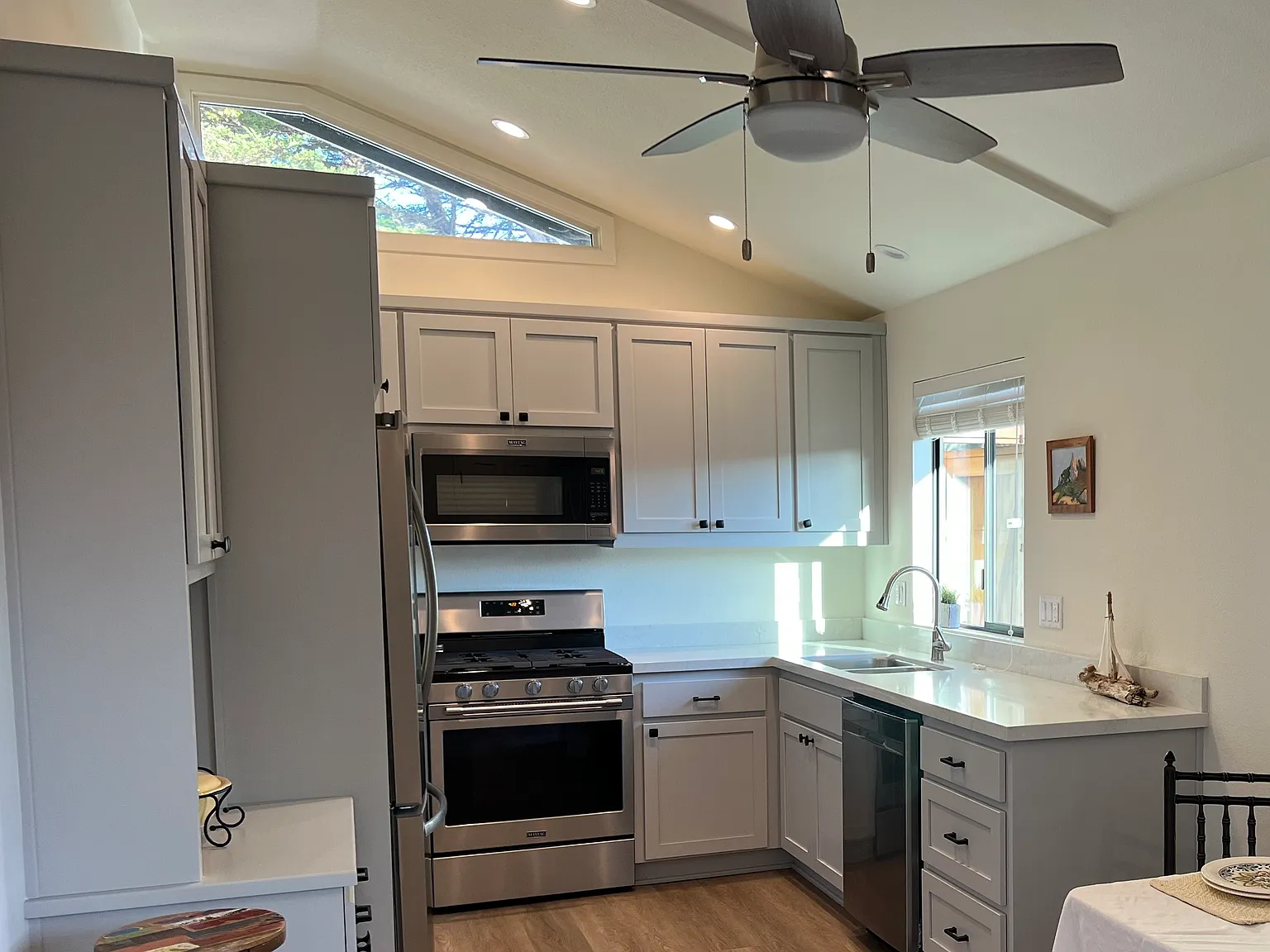 1 bed, 717 sqft, $3,300 — Photo 4