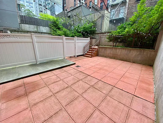 Rented by J PRESTON AND ASSOCIATES INC | media 18