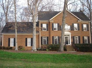330 Lochside Dr, Cary, NC 27518