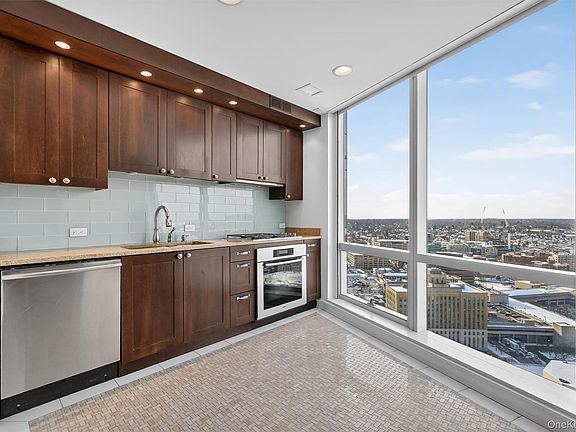 2nd image of 1 Renaissance Sq Unit V4e