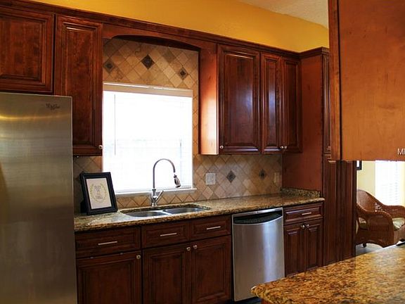 4th image of 10598 Satinwood Cir