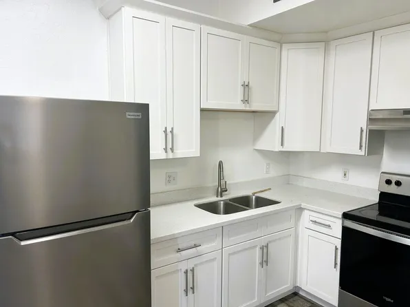 290 N Hamilton St #4, Chandler, AZ 85225