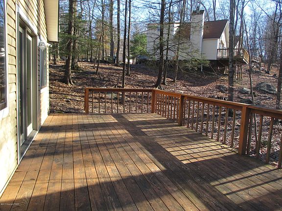 4th image of 3420 Crestwood Dr