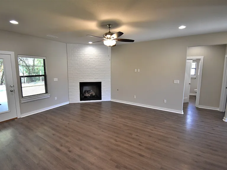 481 N Tacoma St — Photo 6