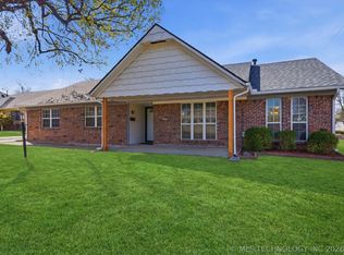 7446 E 53rd Pl, Tulsa, OK 74145