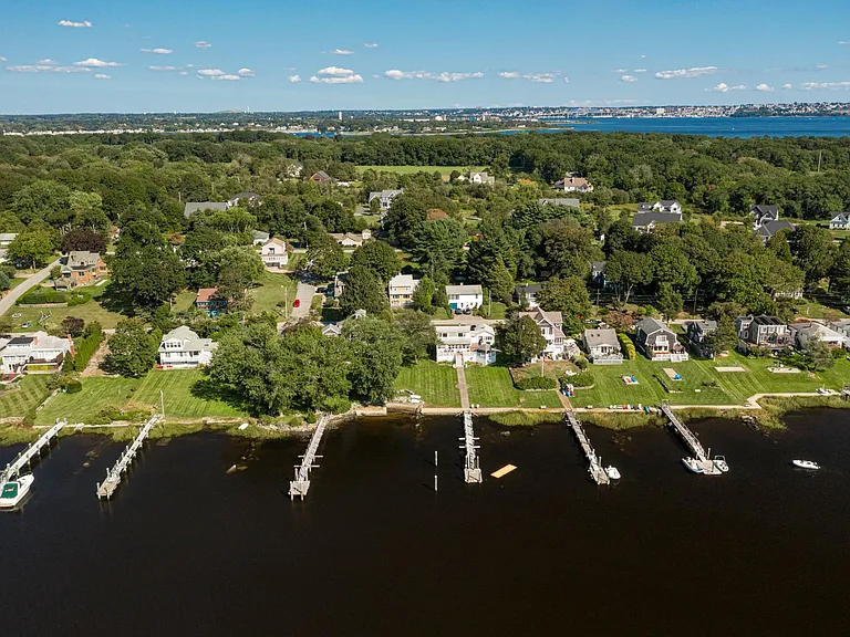 39 Shore Dr — Photo 40