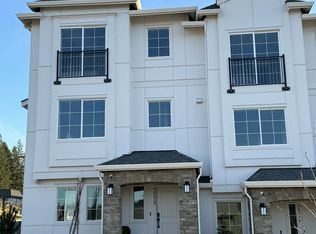 12037 SW Quaratz Pl, Beaverton, OR 97007