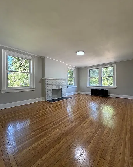 138 E 7th St #7 — Photo 5