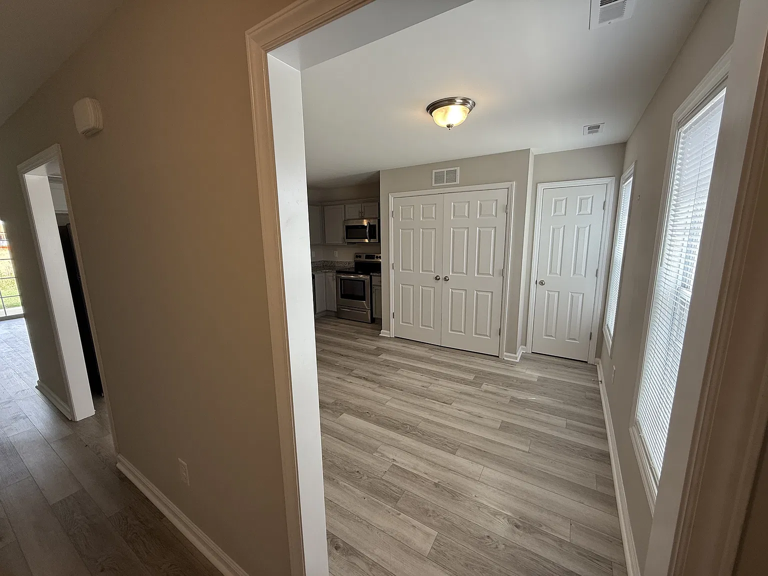321 South Pointe Drive - A — Photo 2