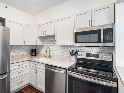 900 19th Ave S APT 605, Nashville, TN, 37212