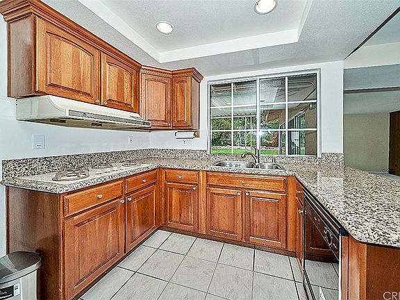 5th image of 17307 Westbury Dr