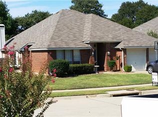 2109 Vista Ct, Corinth, TX 76210