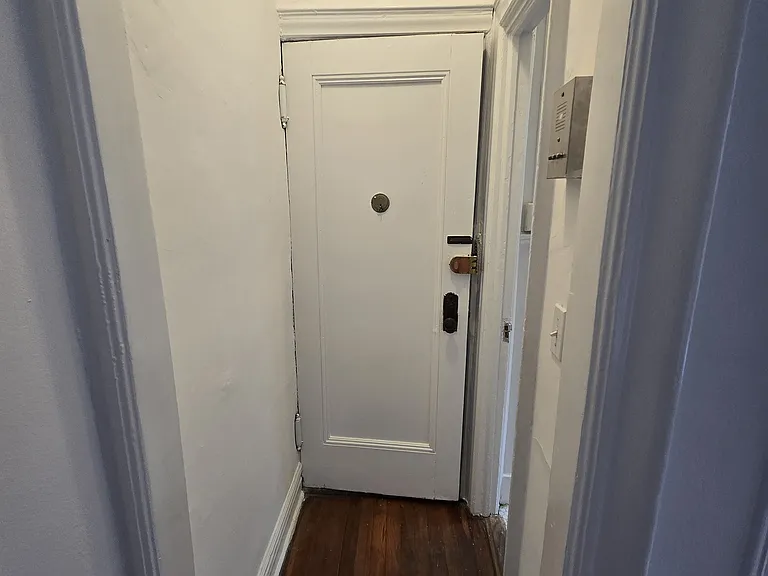 33 Bank St #26 — Photo 2