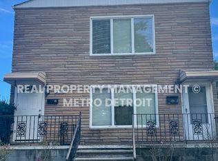 17940 Glendale St APT 2, Roseville, MI 48066