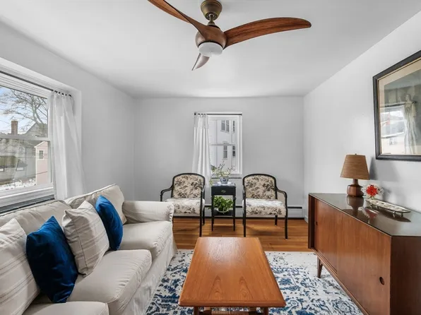 1 Boardman St APT 6, Salem, MA 01970