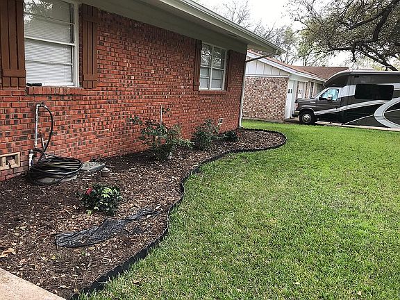 3rd image of 3925 Reagan Dr