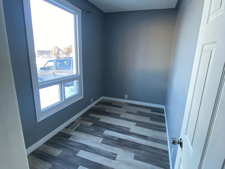 104 Queen St N #MAIN FLOOR — Photo 7
