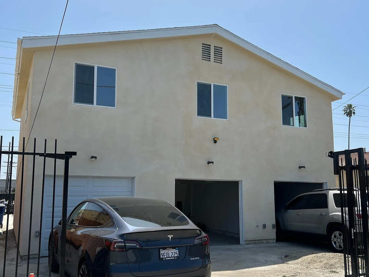 4 bed, 1200 sqft, $3,300 — Photo 1